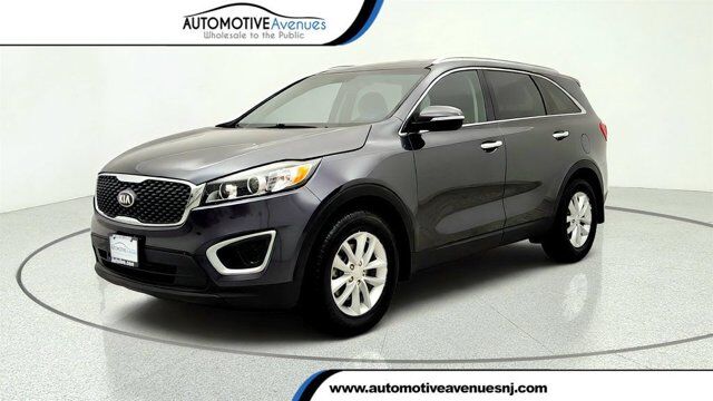 2018 Kia Sorento LX — photo 1 of 13