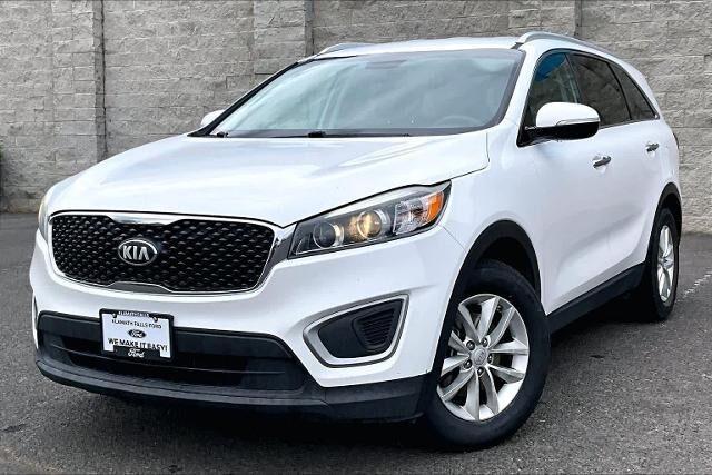 2017 Kia Sorento L — photo 1 of 13