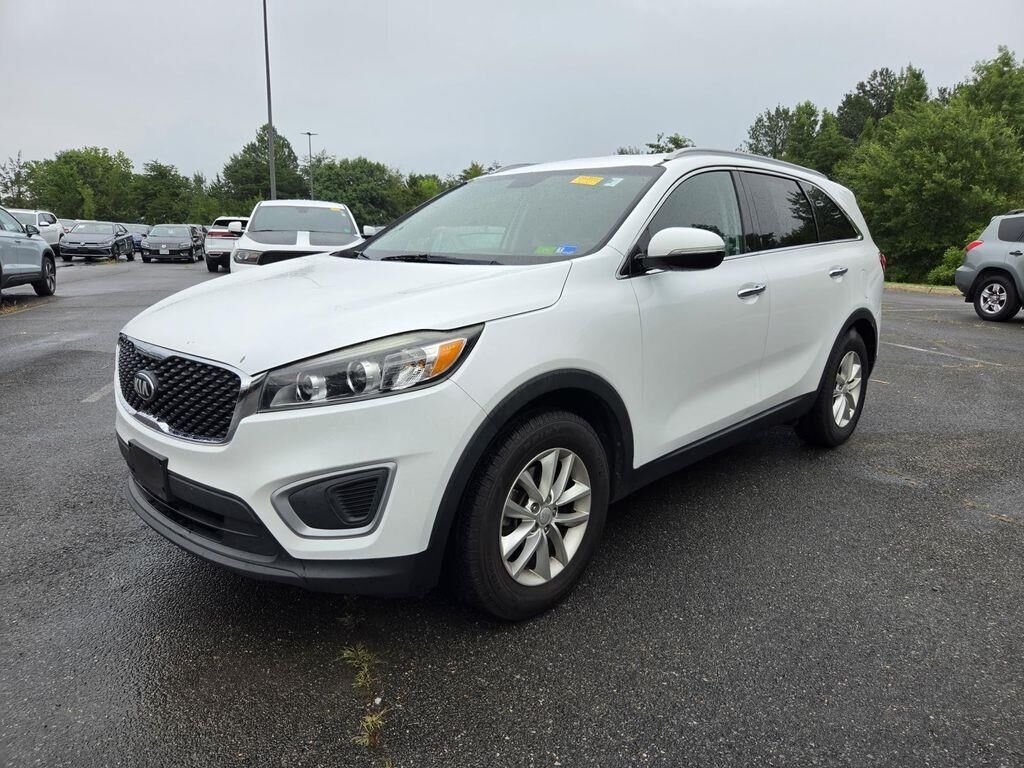 2017 Kia Sorento LX — photo 1 of 38