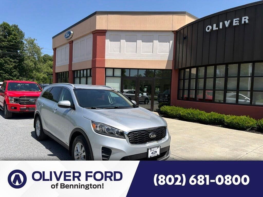 2019 Kia Sorento LX — photo 1 of 1