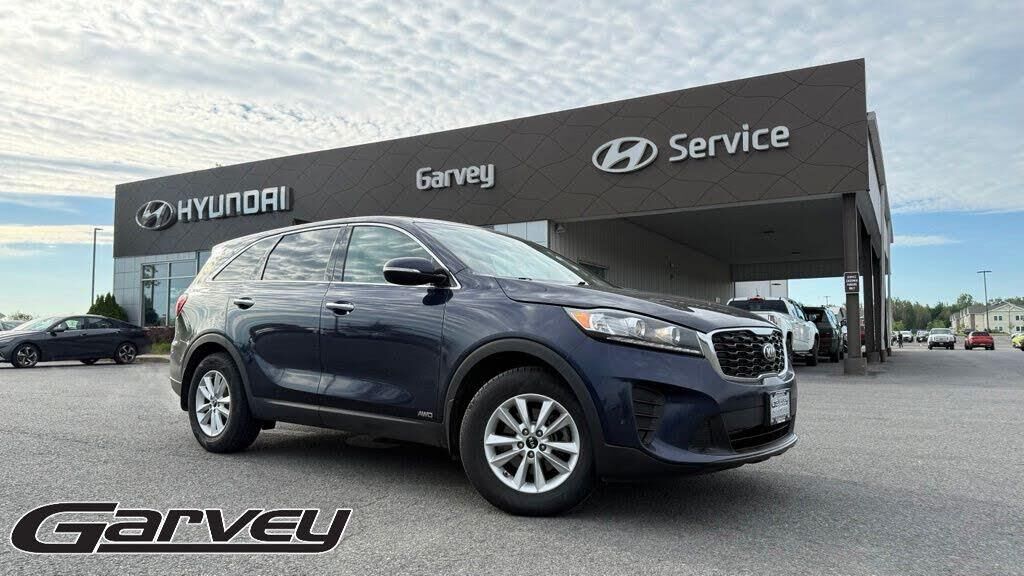 2020 Kia Sorento LX — photo 1 of 1