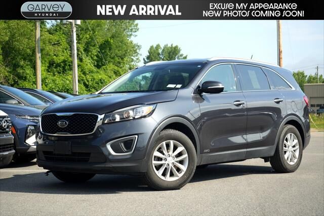 2017 Kia Sorento LX — photo 1 of 27