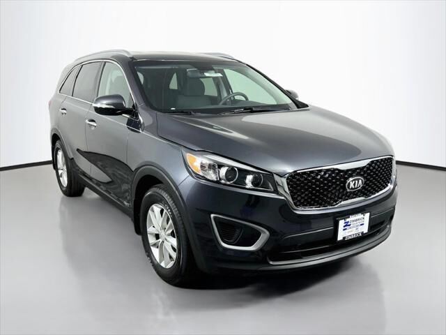 2018 Kia Sorento LX — photo 1 of 13