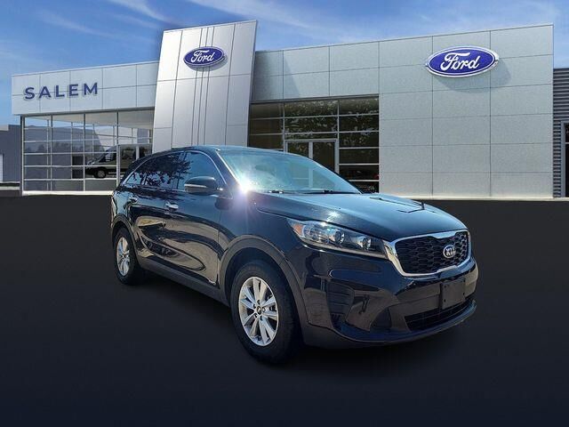 2020 Kia Sorento LX — photo 1 of 26