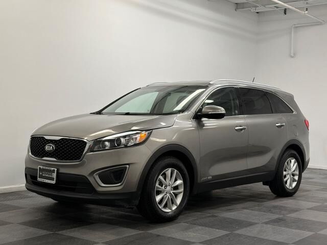 2016 Kia Sorento LX V6 — photo 1 of 13