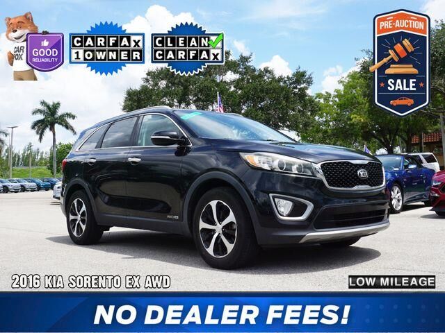 2016 Kia Sorento EX V6 — photo 1 of 11