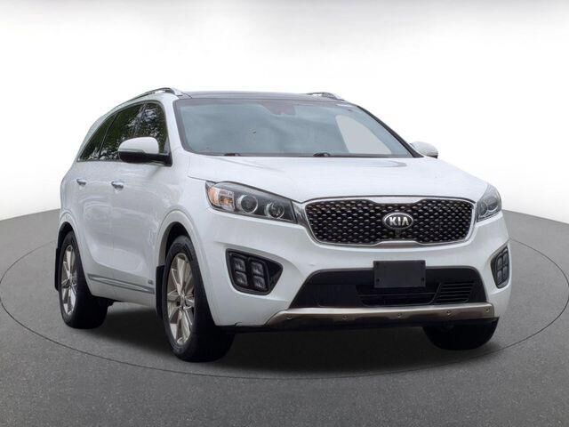 2017 Kia Sorento SX Limited V6 — photo 1 of 1