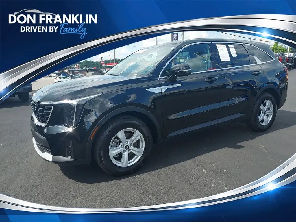 2026 Kia Sorento LX — photo 1 of 22