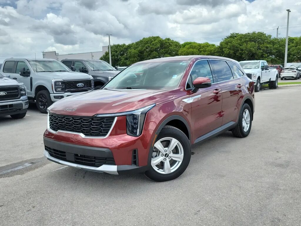 2024 Kia Sorento LX — photo 1 of 26