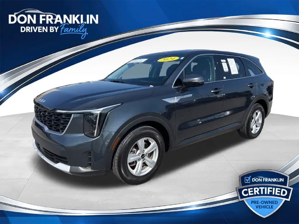 2024 Kia Sorento LX — photo 1 of 13
