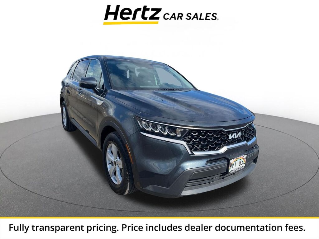 2023 Kia Sorento LX — photo 1 of 13