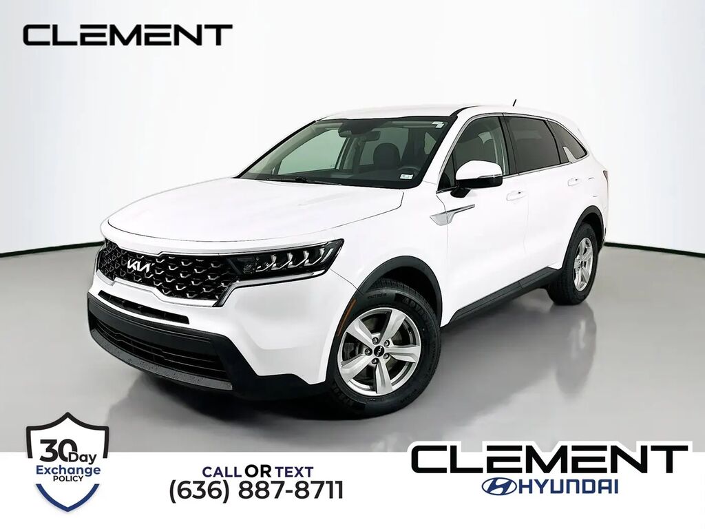 2023 Kia Sorento LX — photo 1 of 13