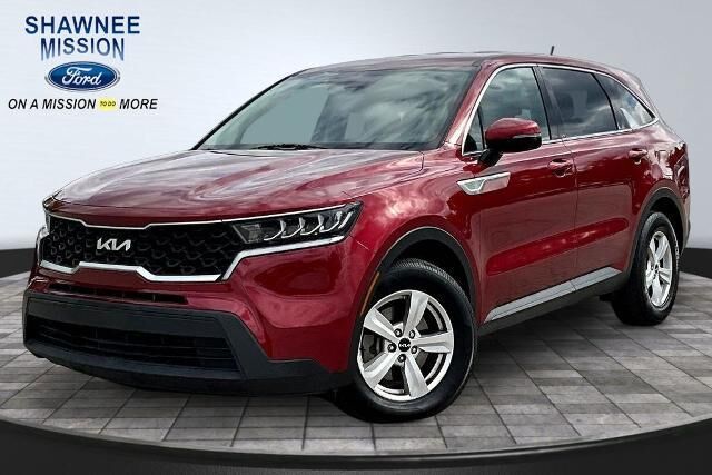 2023 Kia Sorento LX — photo 1 of 30