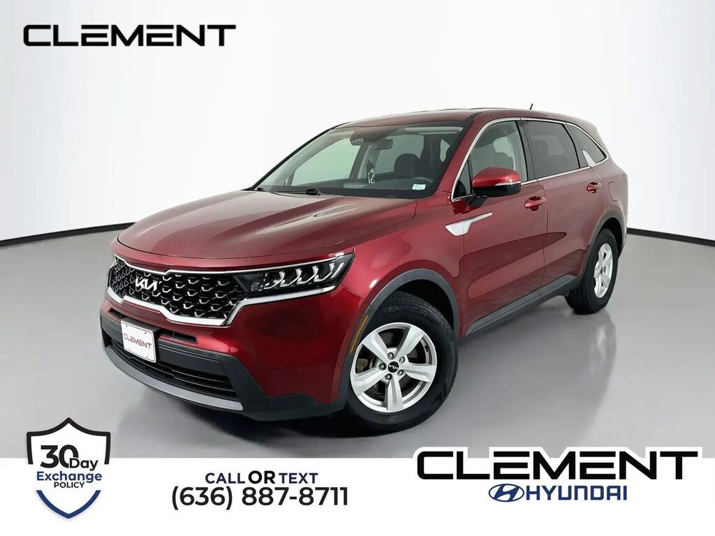 2022 Kia Sorento LX — photo 1 of 13