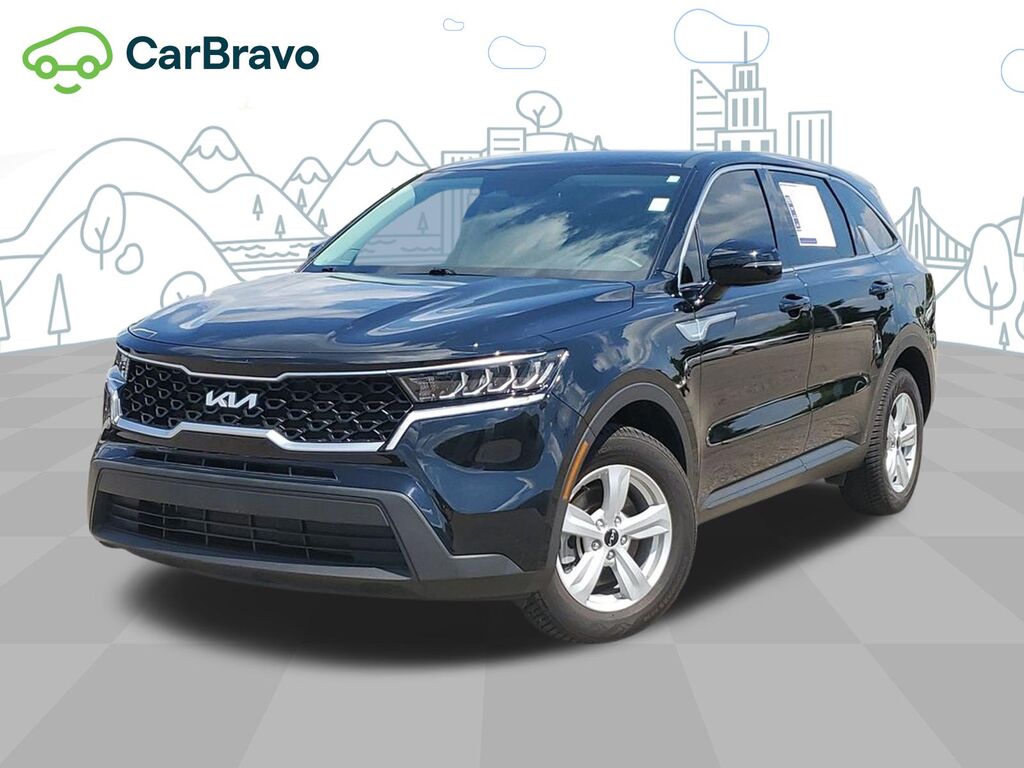 2023 Kia Sorento LX — photo 1 of 6