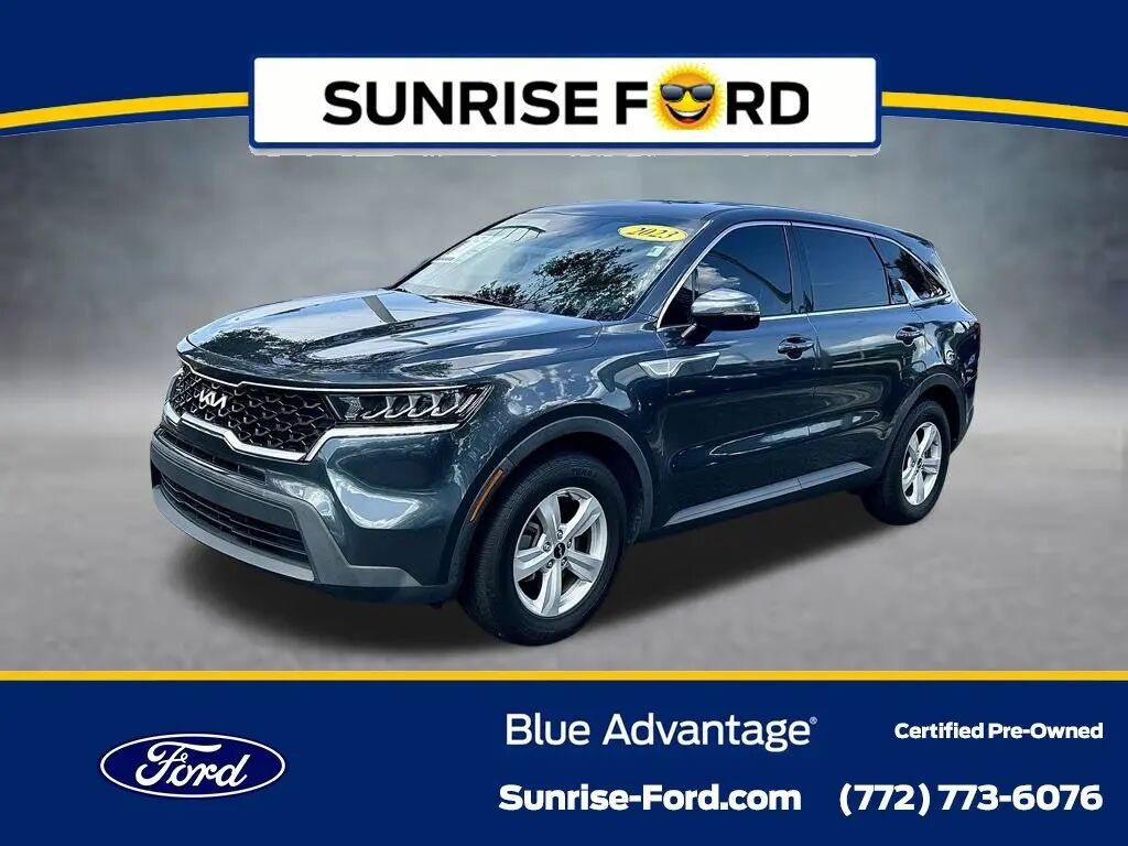 2023 Kia Sorento LX — photo 1 of 13