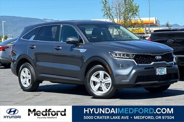 2021 Kia Sorento LX — photo 1 of 13