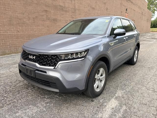 2023 Kia Sorento LX — photo 1 of 13