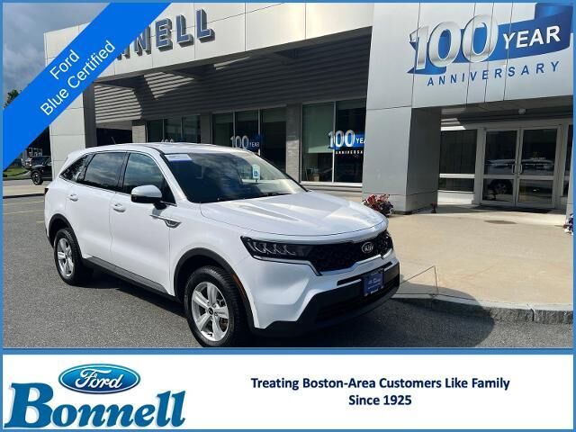 2021 Kia Sorento LX — photo 1 of 39