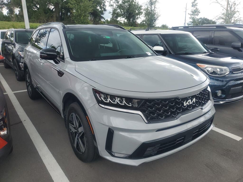 2022 Kia Sorento EX — photo 1 of 2