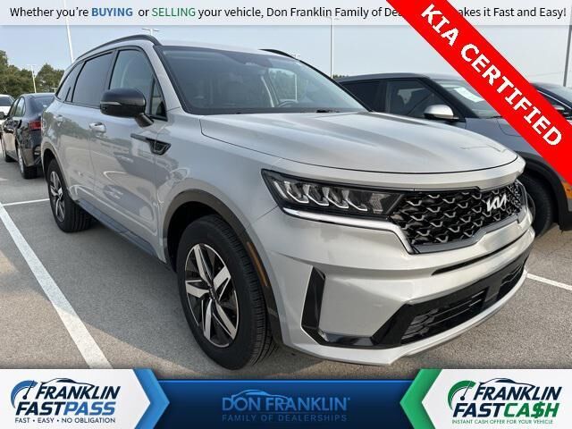 2022 Kia Sorento EX — photo 1 of 13