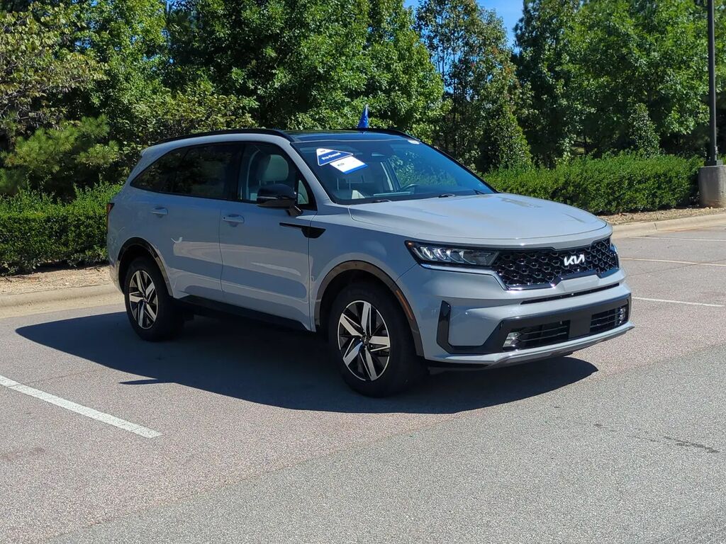 2023 Kia Sorento EX — photo 1 of 13