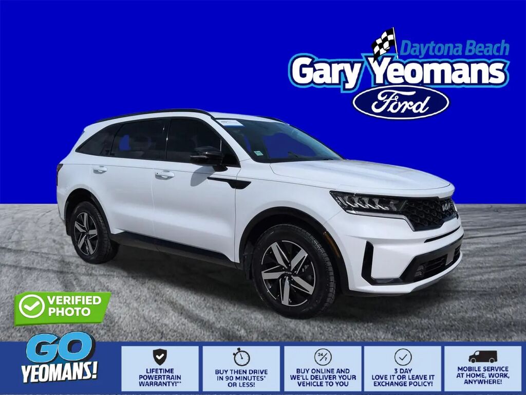 2023 Kia Sorento EX — photo 1 of 13