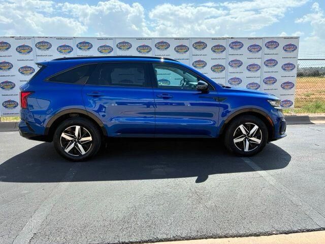 2023 Kia Sorento EX — photo 1 of 27
