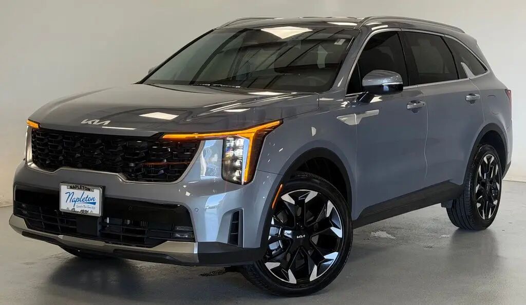 2025 Kia Sorento EX — photo 1 of 13
