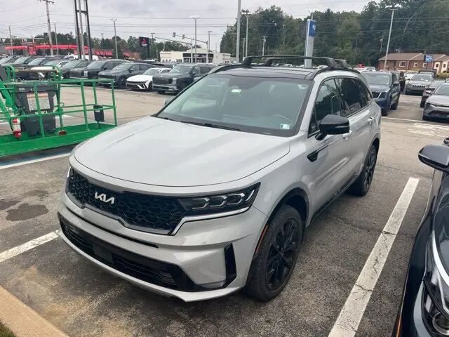 2023 Kia Sorento SX — photo 1 of 3