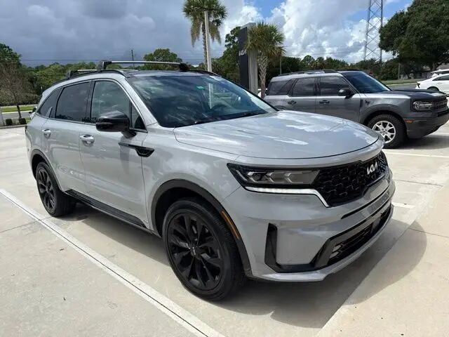 2022 Kia Sorento SX — photo 1 of 26