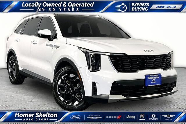 2025 Kia Sorento S — photo 1 of 13