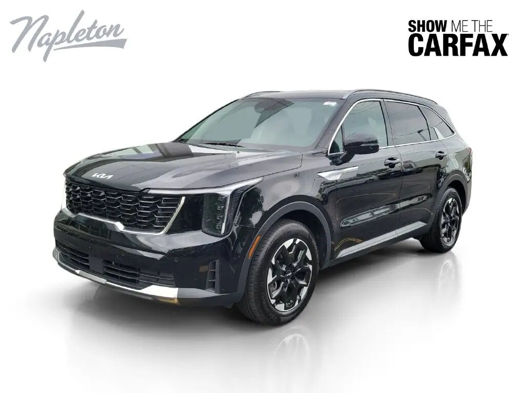 2024 Kia Sorento S — photo 1 of 13