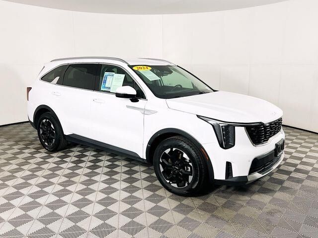 2024 Kia Sorento S — photo 1 of 29
