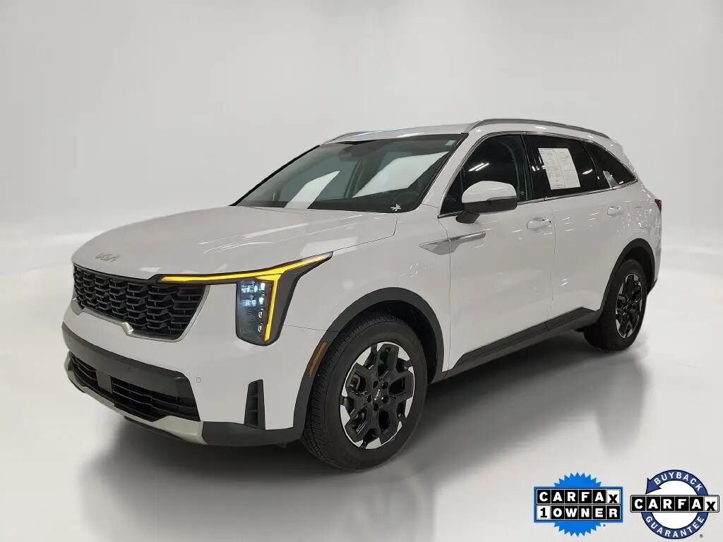 2024 Kia Sorento S — photo 1 of 13