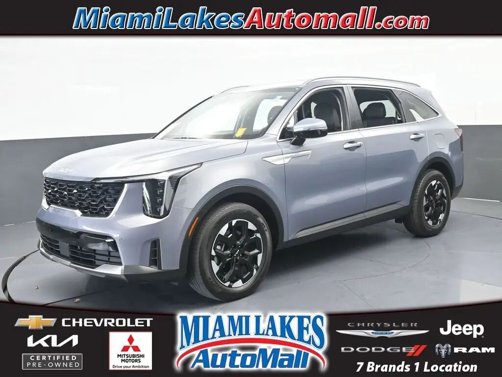 2025 Kia Sorento S — photo 1 of 13