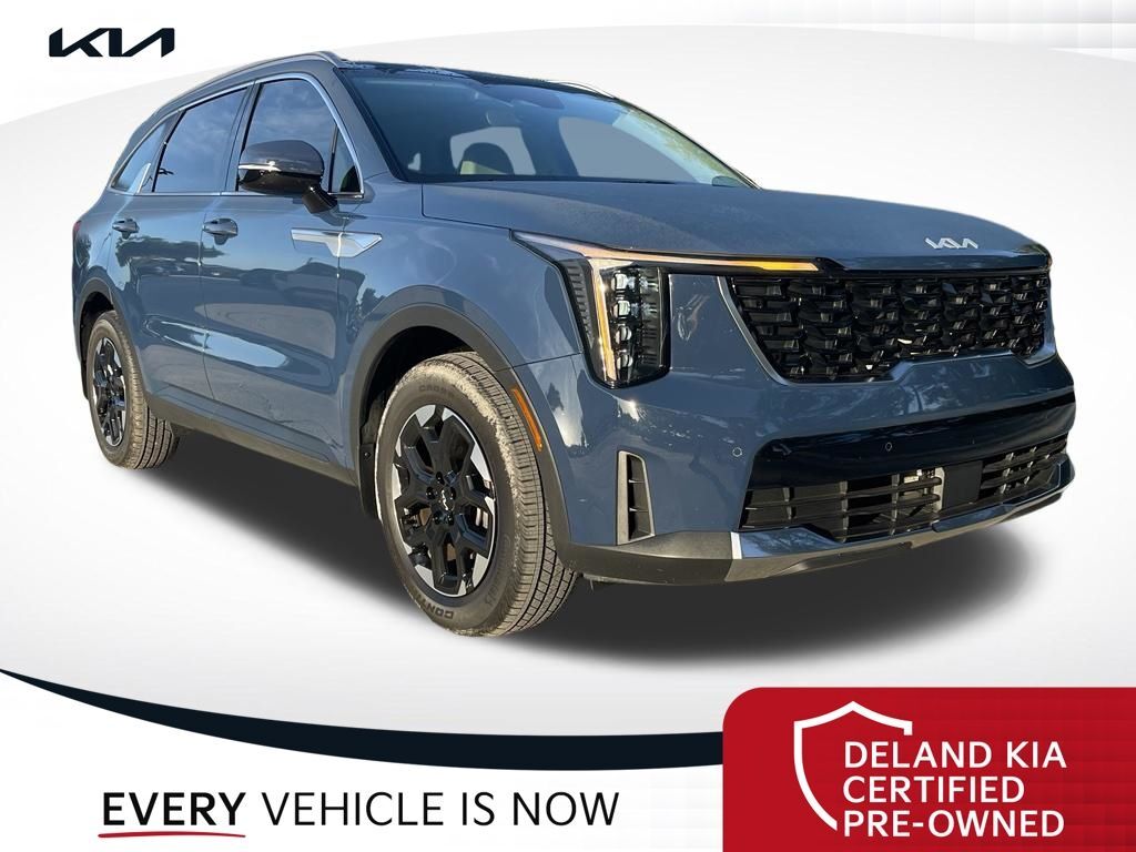 2025 Kia Sorento S — photo 1 of 13