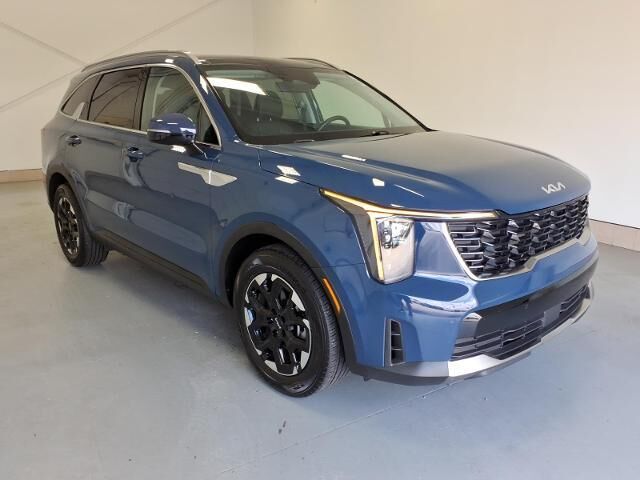 2025 Kia Sorento S — photo 1 of 39