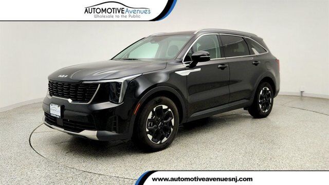 2024 Kia Sorento S — photo 1 of 39