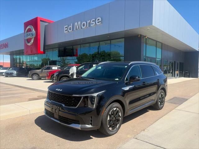 2024 Kia Sorento S — photo 1 of 39
