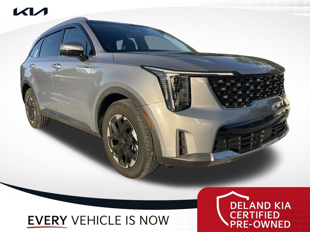 2024 Kia Sorento S — photo 1 of 13