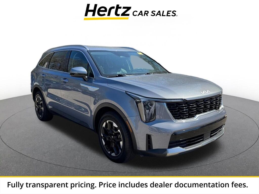 2024 Kia Sorento S — photo 1 of 13