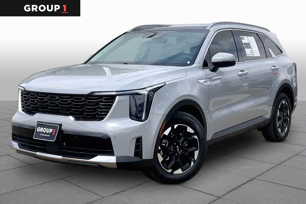 2025 Kia Sorento S — photo 1 of 13