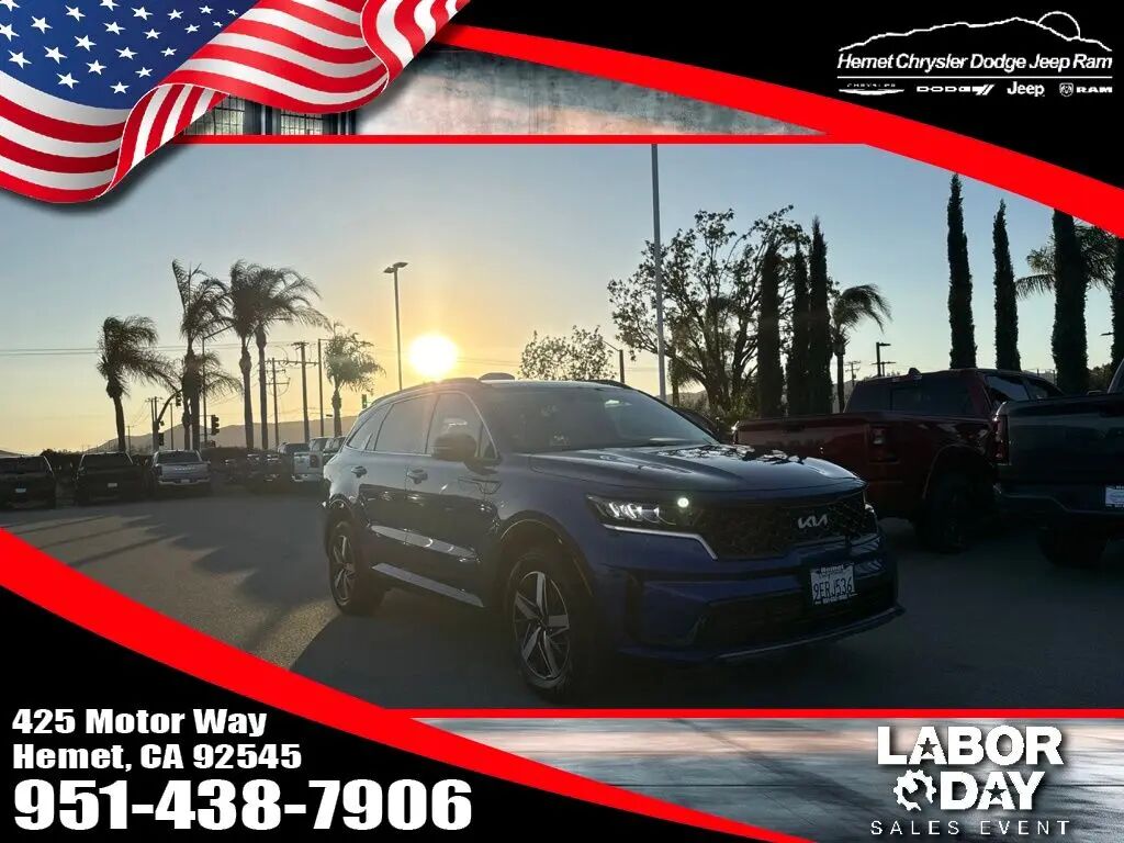 2023 Kia Sorento S — photo 1 of 13