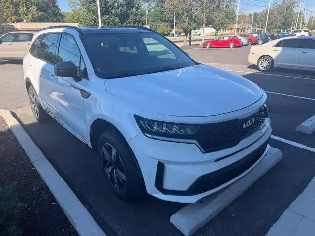 2022 Kia Sorento S — photo 1 of 13