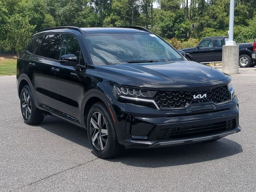 2023 Kia Sorento S — photo 1 of 13