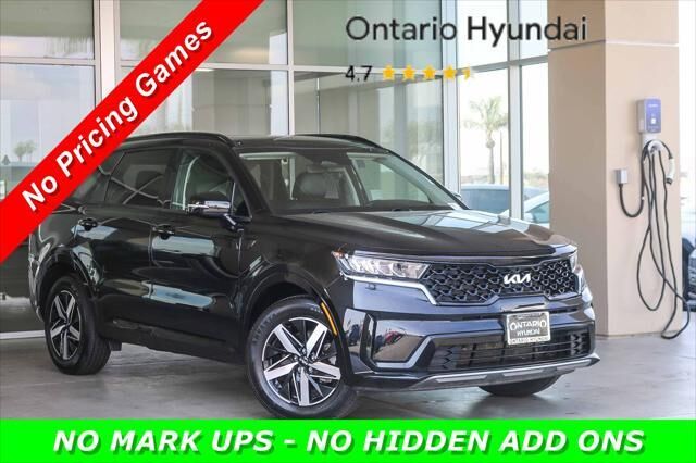 2022 Kia Sorento S — photo 1 of 26
