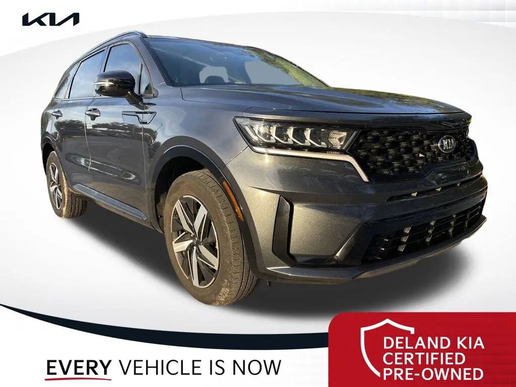 2021 Kia Sorento S — photo 1 of 10