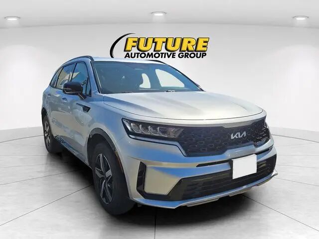 2022 Kia Sorento S — photo 1 of 18