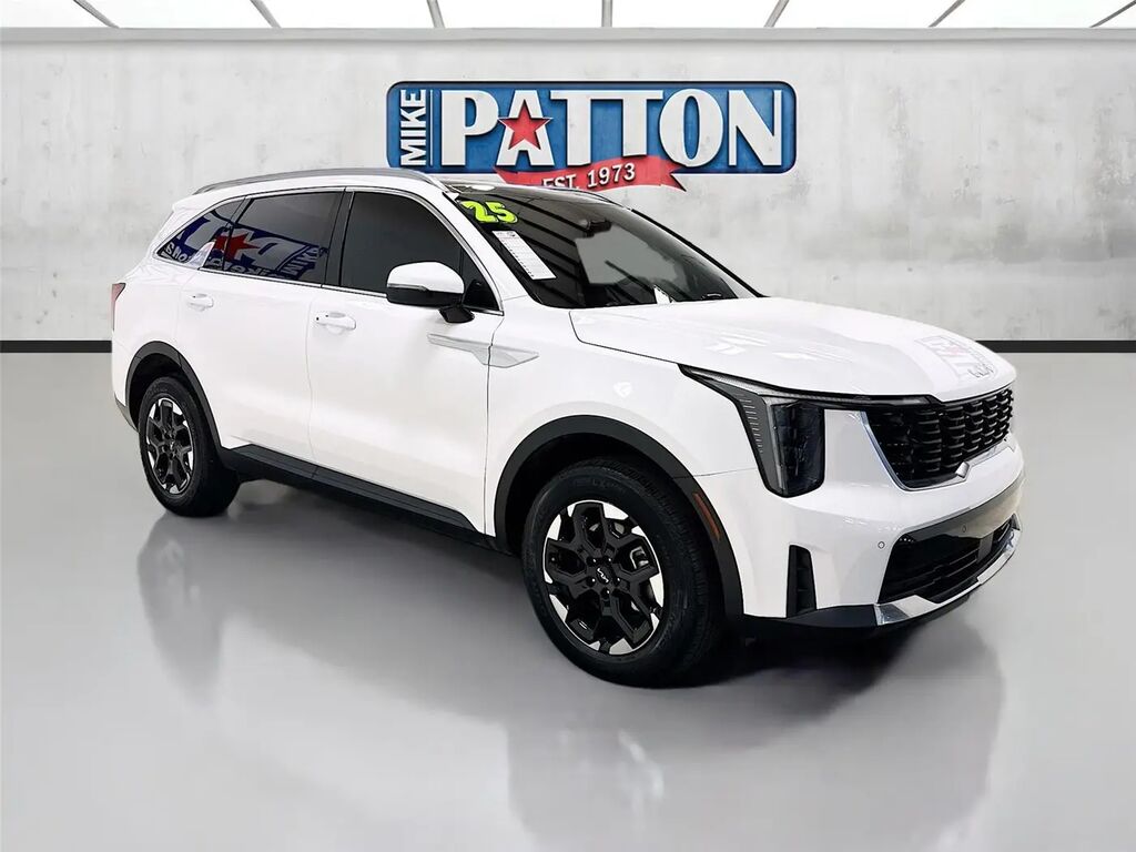 2025 Kia Sorento S — photo 1 of 26